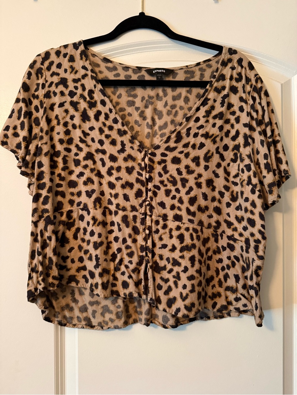 Express Leopard Print V-Neck Short Sleeve